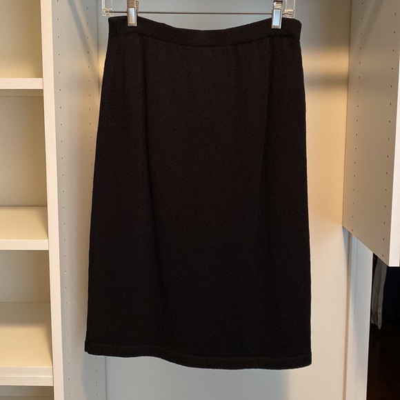 Rich and Levy black knit jacket and skirt set - Picture 10 of 12